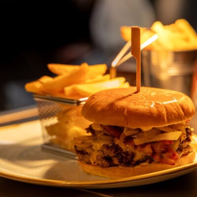 burger & chips